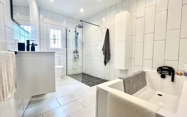 Resale - Villa - Catral