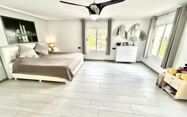 Resale - Villa - Catral