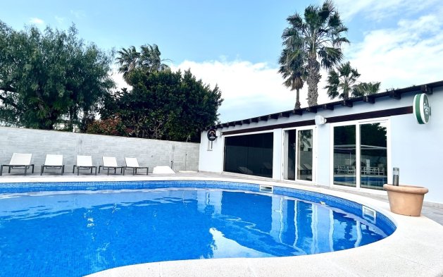 Resale - Villa - Catral