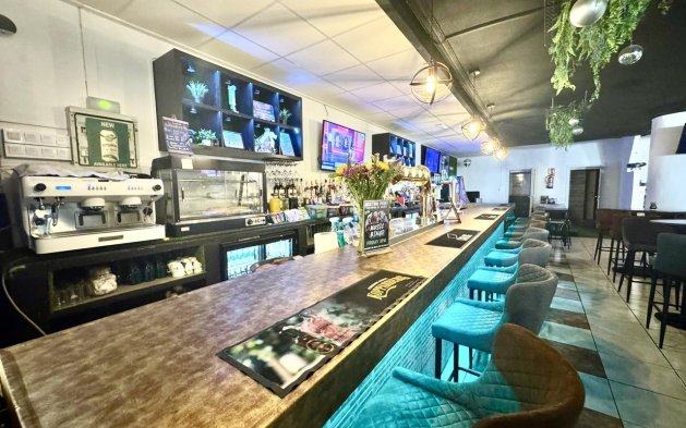 Revente - Local comercial - San Miguel de Salinas