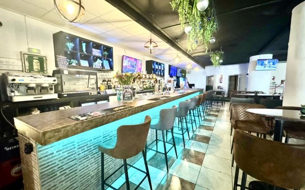 Revente - Local comercial - San Miguel de Salinas