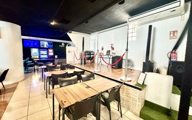 Revente - Local comercial - San Miguel de Salinas