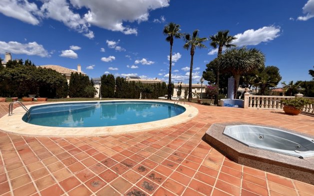 Resale - Villa - La Nucía