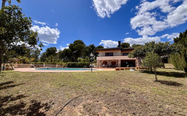 Resale - Villa - La Nucía