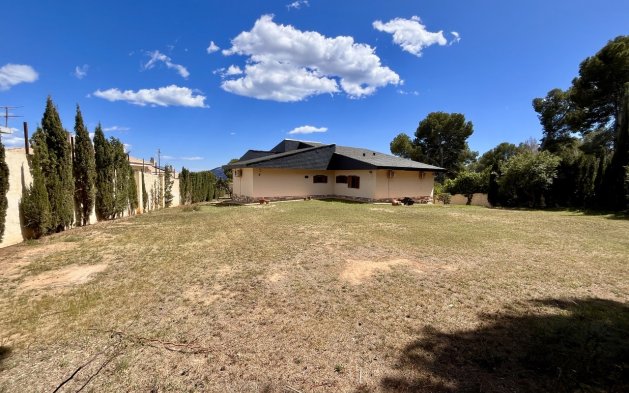 Resale - Villa - La Nucía