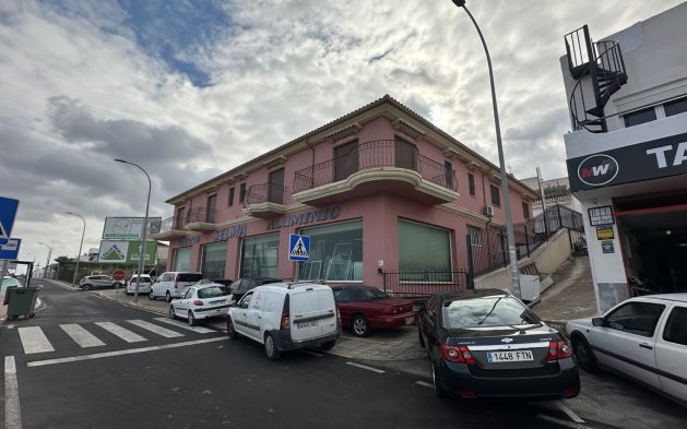 Resale - Local comercial - San Miguel de Salinas