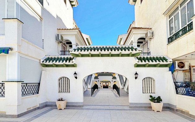 Resale - Apartment / flat - Torrevieja - Torrelamata - La Mata