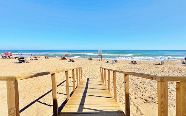 Resale - Apartment / flat - Torrevieja - Torrelamata - La Mata