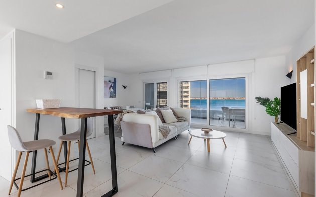 Resale - Apartment / flat - Torrevieja - Punta Prima