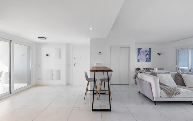 Resale - Apartment / flat - Torrevieja - Punta Prima
