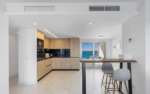 Resale - Apartment / flat - Torrevieja - Punta Prima
