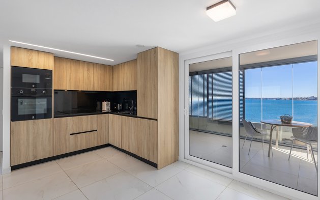 Resale - Apartment / flat - Torrevieja - Punta Prima
