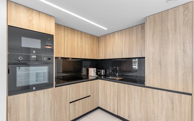 Resale - Apartment / flat - Torrevieja - Punta Prima