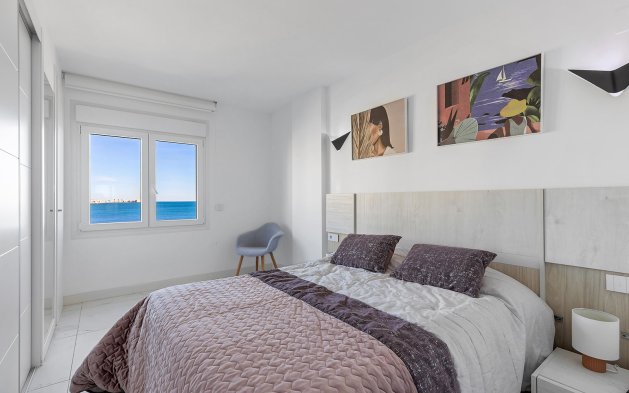 Resale - Apartment / flat - Torrevieja - Punta Prima