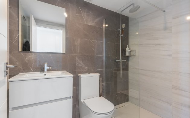 Resale - Apartment / flat - Torrevieja - Punta Prima