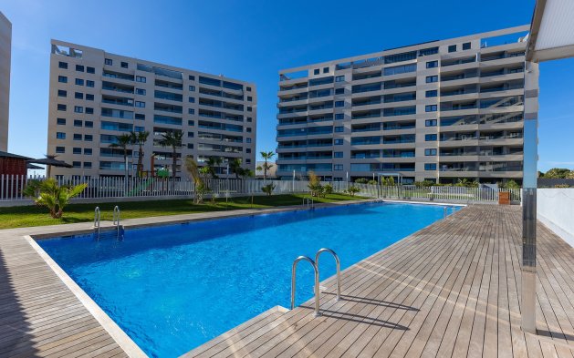 Resale - Apartment / flat - Torrevieja - Punta Prima