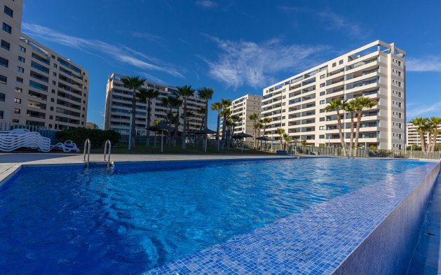 Resale - Apartment / flat - Torrevieja - Punta Prima
