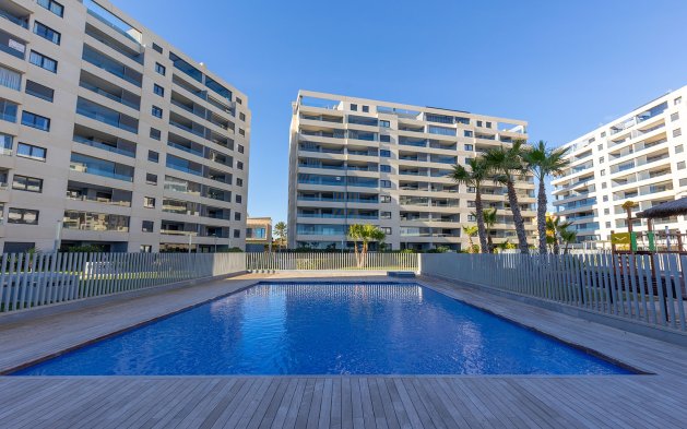 Resale - Apartment / flat - Torrevieja - Punta Prima