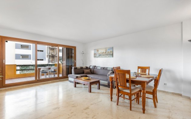 Resale - Apartment / flat - Torrevieja - Punta Prima