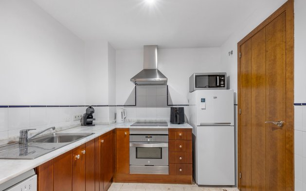 Resale - Apartment / flat - Torrevieja - Punta Prima