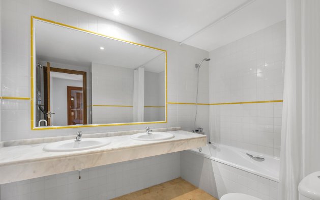 Resale - Apartment / flat - Torrevieja - Punta Prima