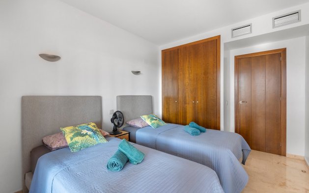 Resale - Apartment / flat - Torrevieja - Punta Prima