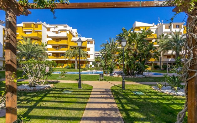 Resale - Apartment / flat - Torrevieja - Punta Prima
