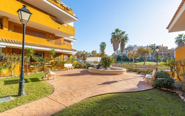 Resale - Apartment / flat - Torrevieja - Punta Prima