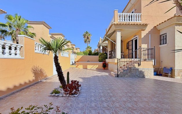Resale - Villa - Orihuela - Orihuela Costa