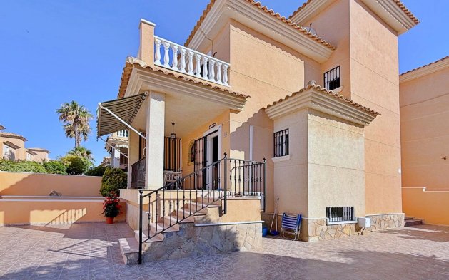 Resale - Villa - Orihuela - Orihuela Costa
