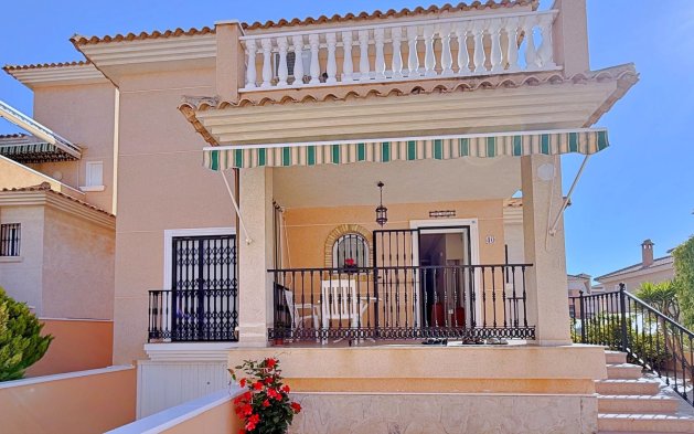 Resale - Villa - Orihuela - Orihuela Costa