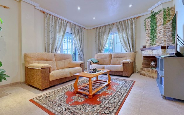 Resale - Villa - Orihuela - Orihuela Costa