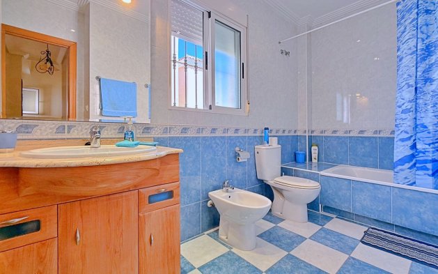 Resale - Villa - Orihuela - Orihuela Costa