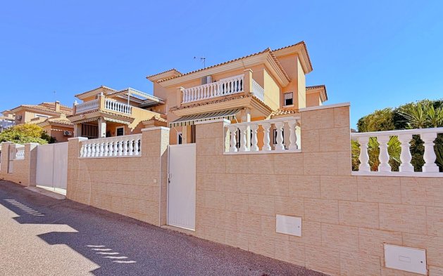 Resale - Villa - Orihuela - Orihuela Costa