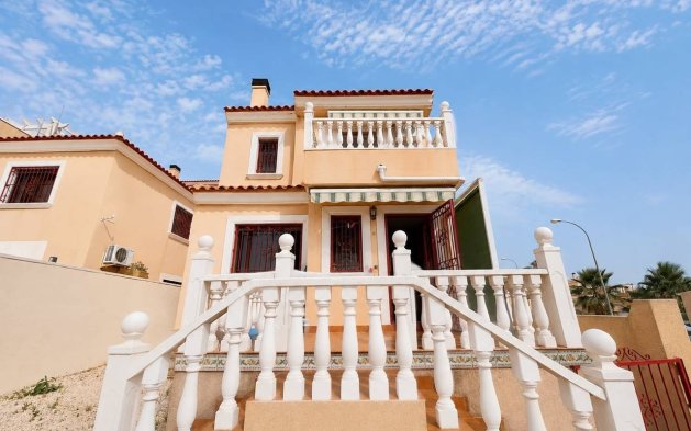 Resale - Villa - Orihuela Costa - Villamartín