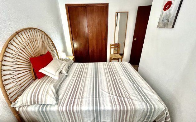 Resale - Apartment / flat - Torrevieja - Punta Prima