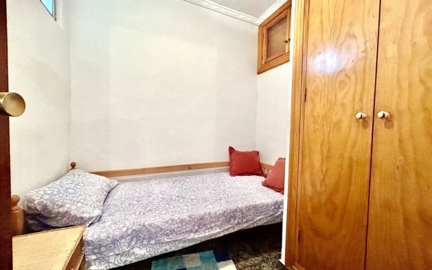 Resale - Apartment / flat - Torrevieja - Punta Prima