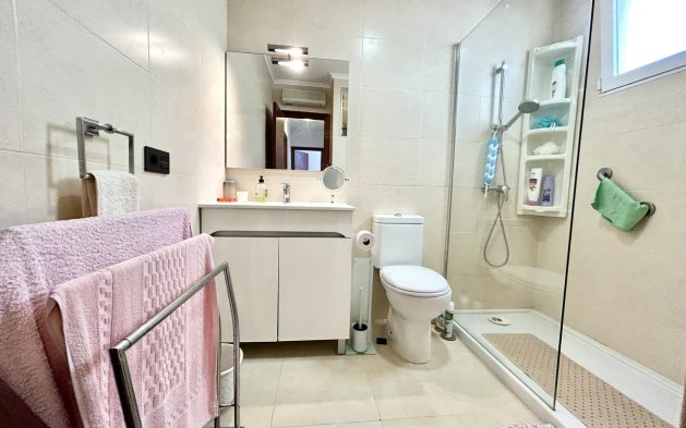 Resale - Apartment / flat - Torrevieja - Punta Prima