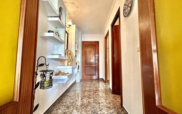 Resale - Apartment / flat - Torrevieja - Punta Prima