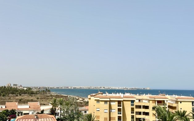 Resale - Apartment / flat - Torrevieja - Punta Prima