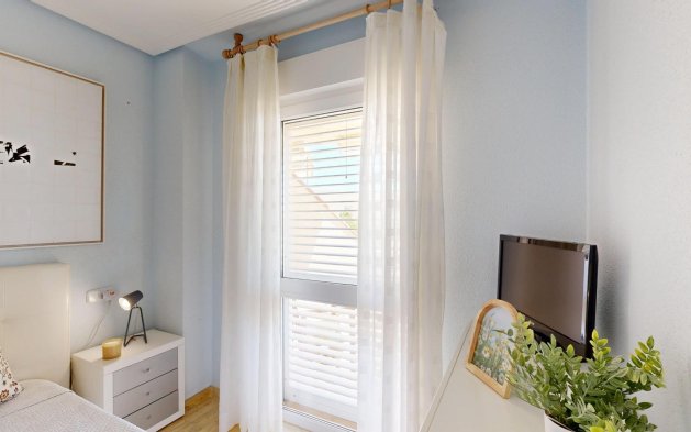 Odsprzedaż - Mieszkanie w bloku - Orihuela Costa - Campoamor