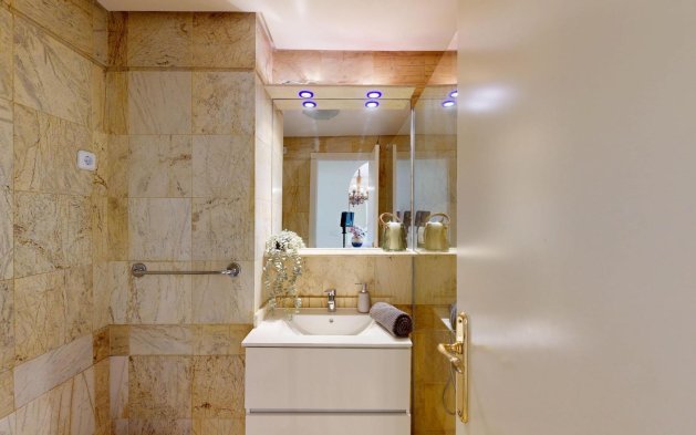 Odsprzedaż - Mieszkanie w bloku - Orihuela Costa - Campoamor