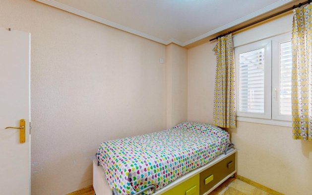 Odsprzedaż - Mieszkanie w bloku - Orihuela Costa - Campoamor