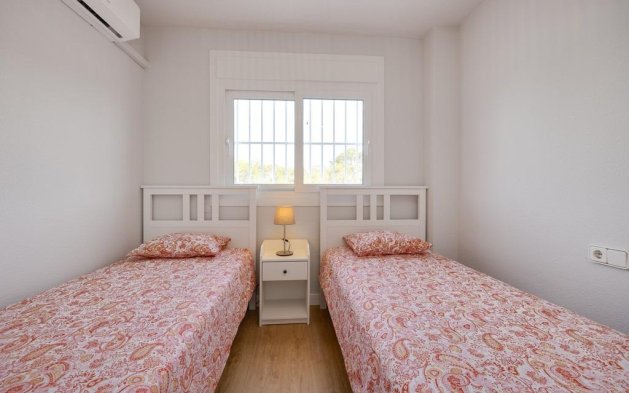 Odsprzedaż - Mieszkanie w bloku - Orihuela Costa - Campoamor