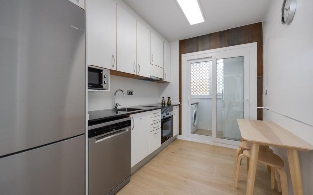 Odsprzedaż - Mieszkanie w bloku - Orihuela Costa - Campoamor