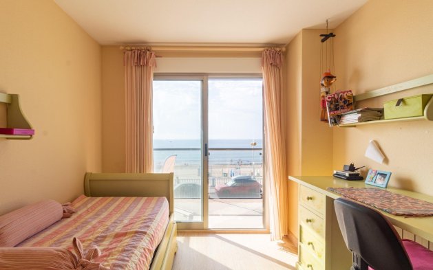 Resale - Apartment / flat - Torrevieja - Playa de los Locos