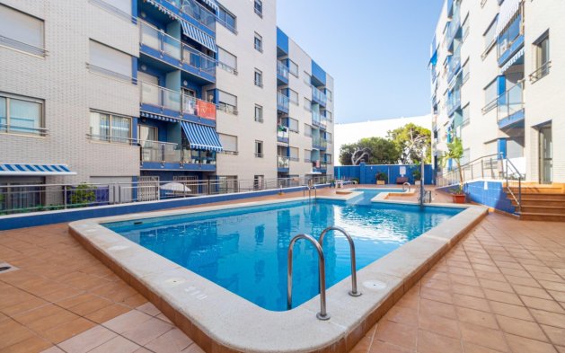 Resale - Apartment / flat - Torrevieja - Playa de los Locos