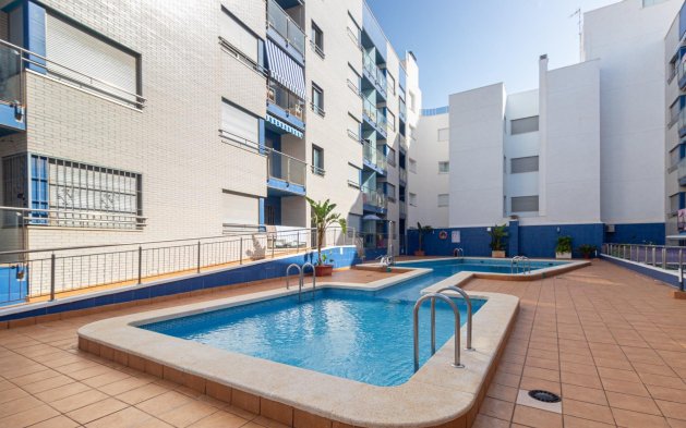 Resale - Apartment / flat - Torrevieja - Playa de los Locos