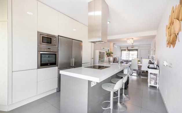 Resale - Apartment / flat - Pilar de la Horadada - Torre de la Horadada