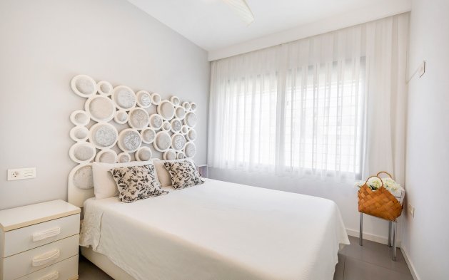 Resale - Apartment / flat - Pilar de la Horadada - Torre de la Horadada